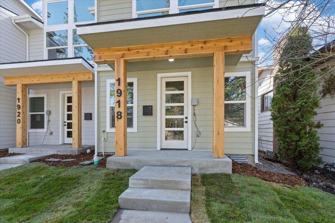 1918 E 37th Ave in Spokane, WA - Building Photo