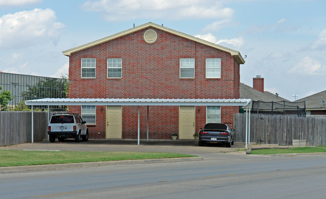 6502-6506 Albany Ave in Lubbock, TX - Building Photo - Building Photo