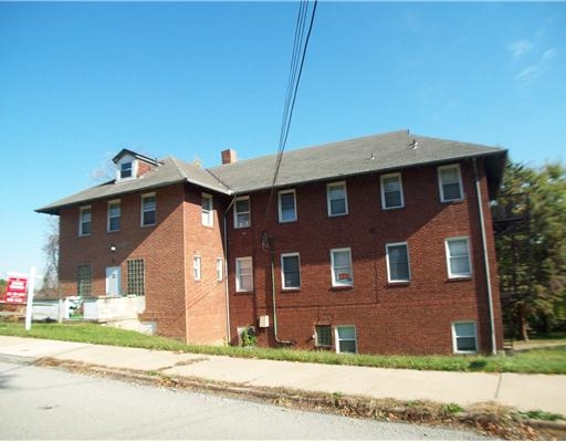 240 Pennsylvania Ave in Clairton, PA - Building Photo - Building Photo