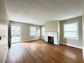 825 Parkway Dr in Louisville, KY - Building Photo - Building Photo