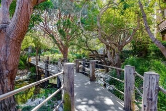 Mariners Village in Marina Del Rey, CA - Foto de edificio - Building Photo