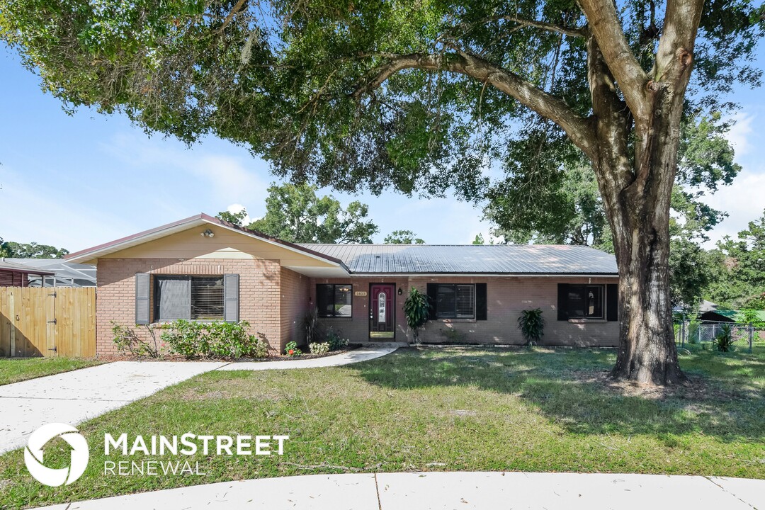 1403 Shadow Creek Pl in Brandon, FL - Building Photo