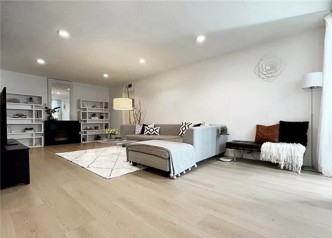 4637 Willis Ave in Los Angeles, CA - Foto de edificio - Building Photo