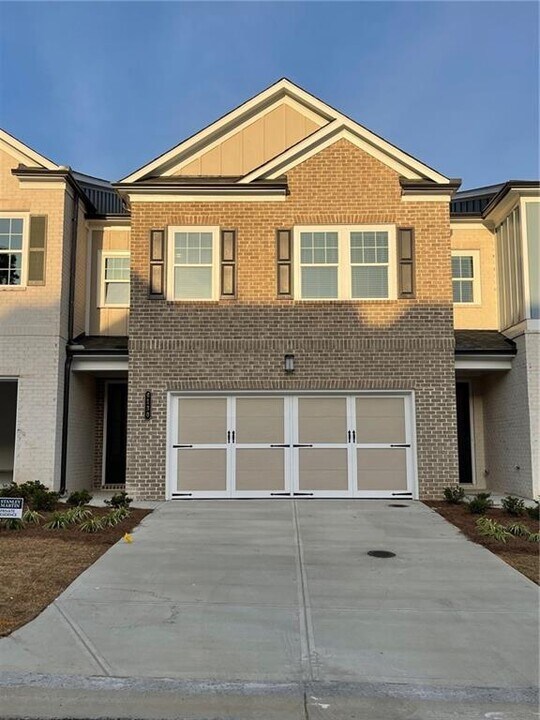 6130 Cameo Ln in Alpharetta, GA - Building Photo