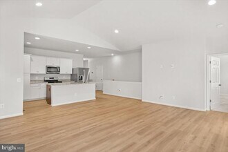 106 Heyford Dr in Stephenson, VA - Building Photo - Building Photo