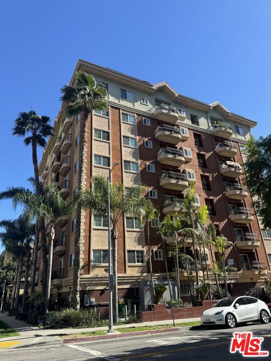 property at 700 S Ardmore Ave