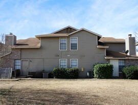 2214 Creekside Ln, Unit D in Georgetown, TX - Building Photo