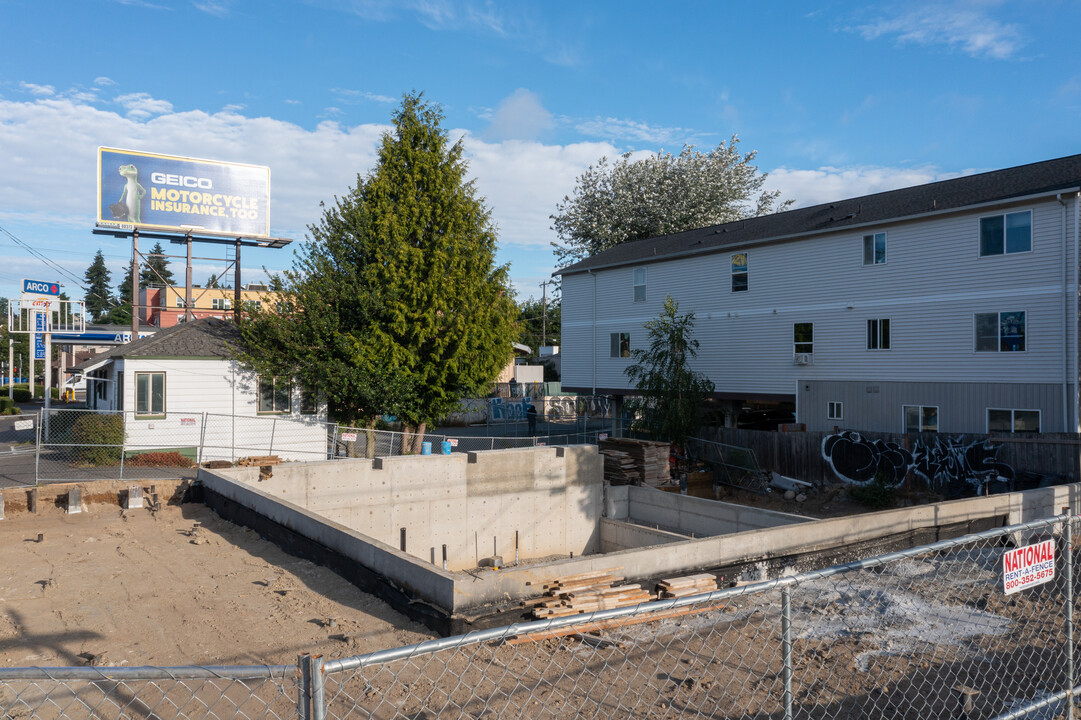 The Turina James in Seattle, WA - Building Photo