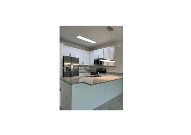 6270 SW 47th Ct, Unit #7 in Davie, FL - Foto de edificio - Building Photo