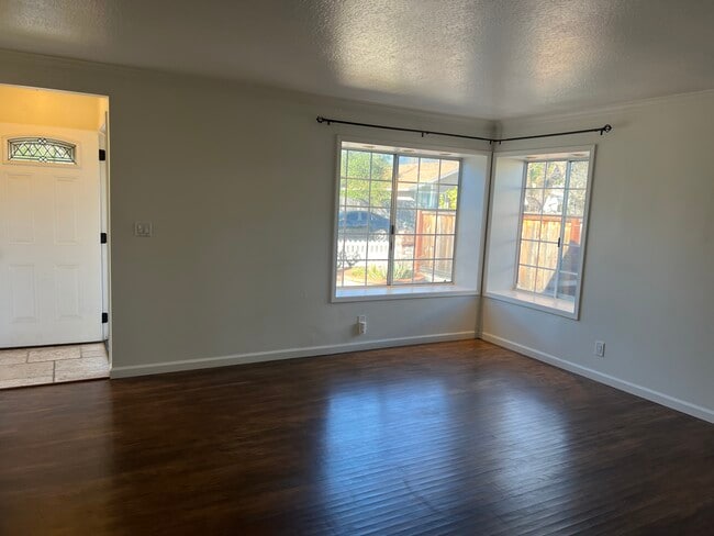 1057 6th Ave in Sonoma, CA - Building Photo - Building Photo