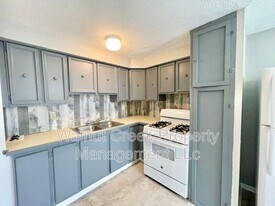 229 Gates Ave in Elyria, OH - Building Photo