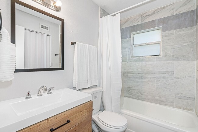 13110 Leisurewood Pl in Tampa, FL - Building Photo - Building Photo