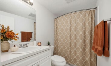 One Park Plaza Apartments in North Lauderdale, FL - Building Photo - Building Photo