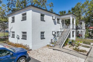 334 4th St SW in Largo, FL - Building Photo
