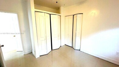 1207 Marseille Dr in Miami Beach, FL - Building Photo - Building Photo