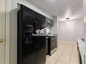 8034 Antoine Dr in Houston, TX - Building Photo - Building Photo