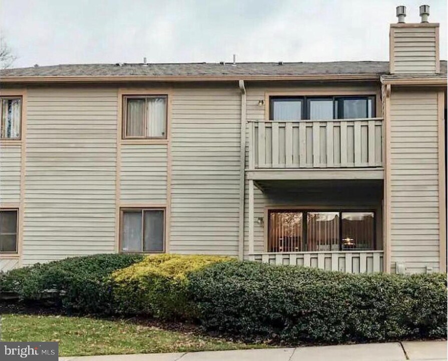 905 Woodhollow Dr in Evesham, NJ - Building Photo