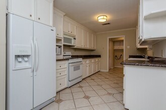 1230 Timbergrove Ln, Unit 3103 in Houston, TX - Building Photo - Building Photo