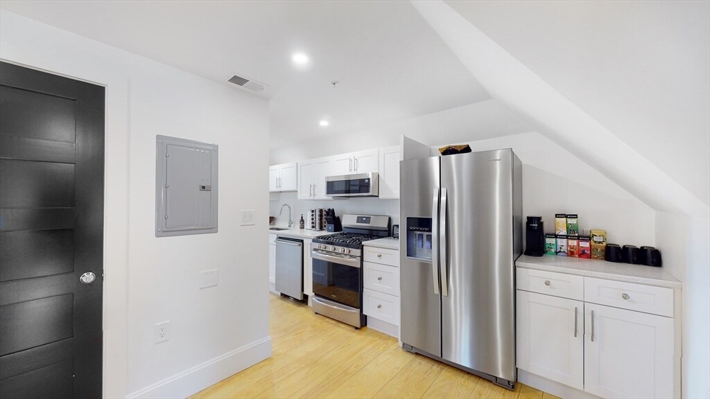 659 South St in Waltham, MA - Building Photo