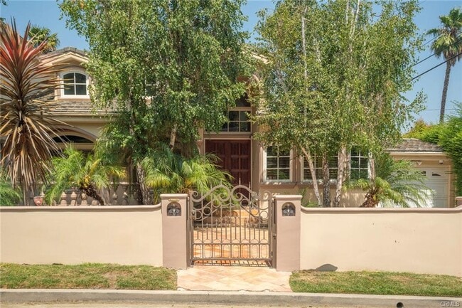 4063 Benedict Canyon Dr in Sherman Oaks, CA - Building Photo - Building Photo