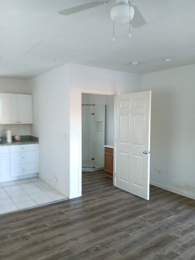 13653 Cuesta del Sol in Lakeside, CA - Foto de edificio - Building Photo