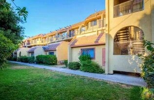 1021 W Bishop St in Santa Ana, CA - Building Photo