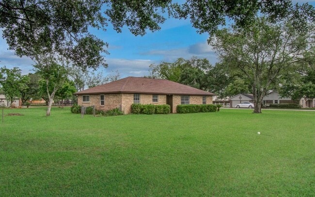 property at 2125 Melanie Ln
