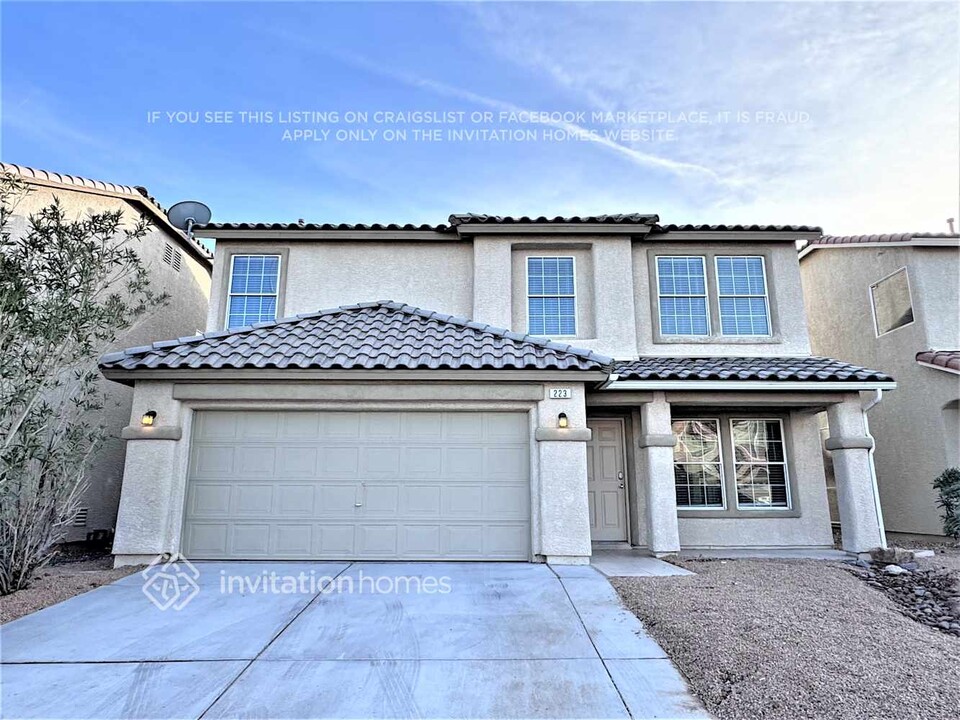 223 Calvino Ave in Las Vegas, NV - Building Photo