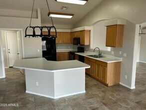 38030 N 23rd Ave in Phoenix, AZ - Foto de edificio - Building Photo