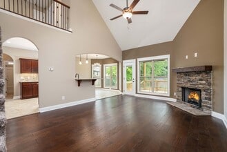 1005 Harrison Way in Clarksville, TN - Building Photo - Building Photo