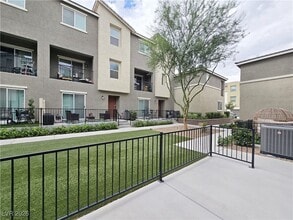 2843 Kona Blue Ln in Las Vegas, NV - Foto de edificio - Building Photo