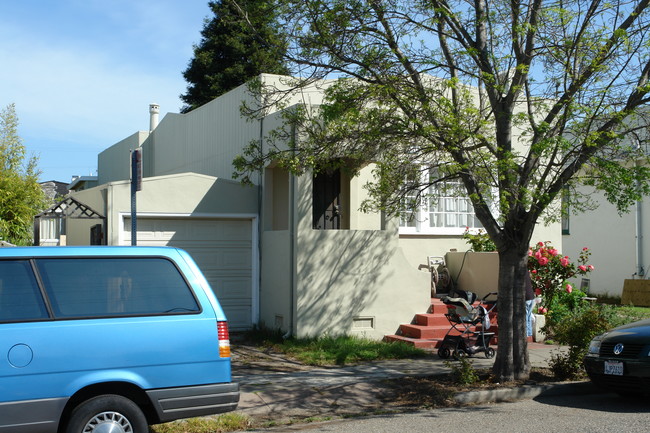 1631 Oregon St in Berkeley, CA - Building Photo - Building Photo