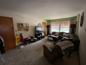 2764 N 92nd St, Unit Apt #3 92nd in Milwaukee, WI - Foto de edificio - Building Photo