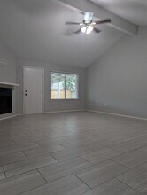 2318 Squire Dobbins Dr in Sugar Land, TX - Building Photo - Building Photo