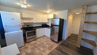58 Germaine St in Shediac, NB - Building Photo
