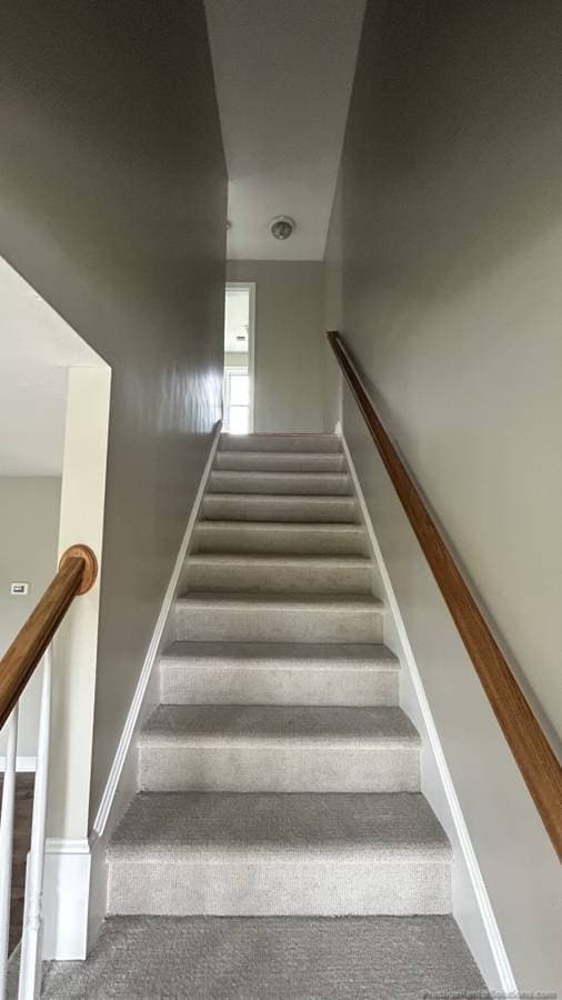 30 Harriet Thayer Ave in Attleboro, MA - Foto de edificio - Building Photo