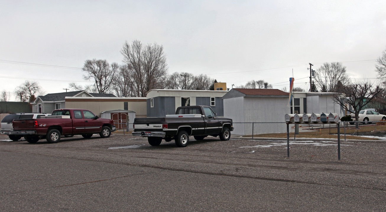 602 E Railroad Ave in Burley, ID - Building Photo