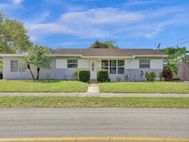 3300 N 67th Ave in Hollywood, FL - Building Photo
