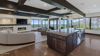 5800 E Glen Dr in Paradise Valley, AZ - Building Photo - Building Photo