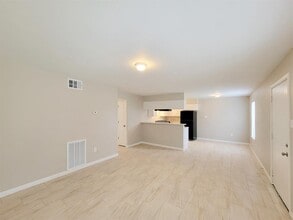 3206 Lobit Dr in Dickinson, TX - Building Photo - Building Photo