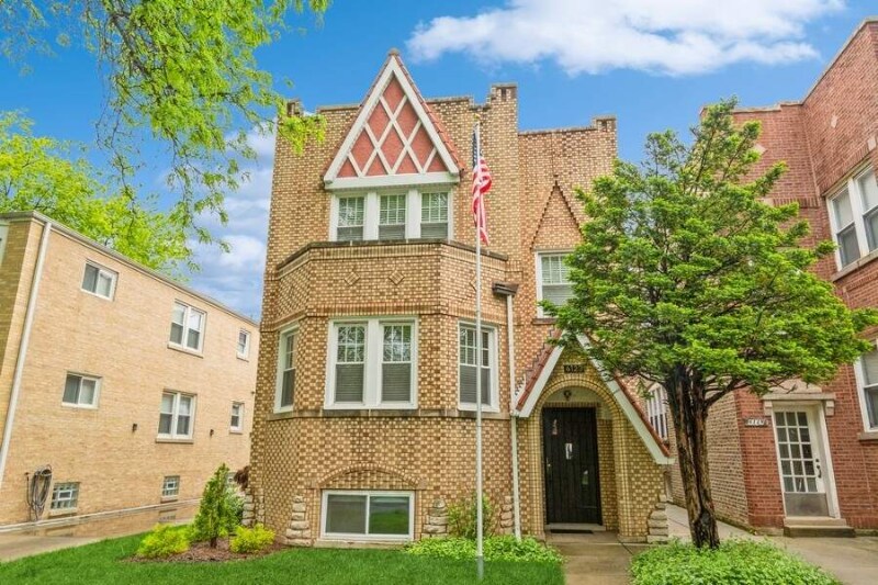 6123 N Moody Ave in Chicago, IL - Foto de edificio