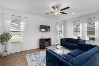 1520 Linwood St in Leander, TX - Building Photo - Building Photo