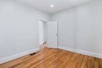 35 Newport St photo'