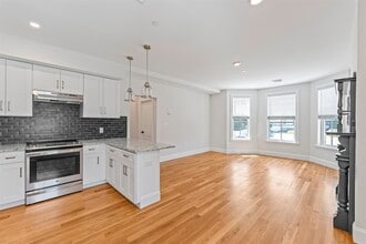 48 Water St, Unit 1 in North Andover, MA - Building Photo - Building Photo