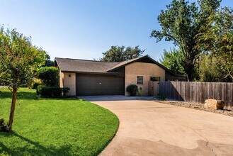 10502 Ronwood Dr in Austin, TX - Building Photo - Building Photo