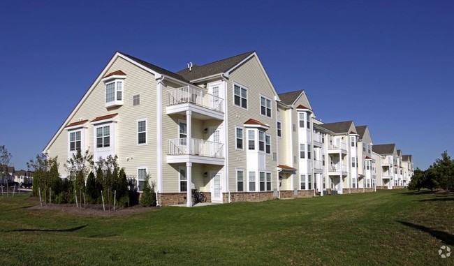 The Fairways at Bey Lea in Toms River, NJ - Foto de edificio - Building Photo