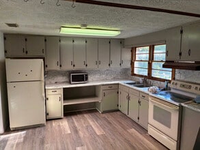 904 Stanton Ave in Waycross, GA - Foto de edificio - Building Photo