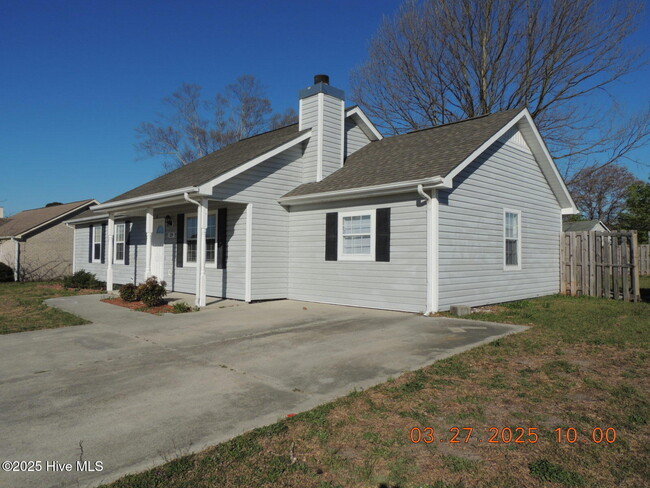 129 Parnell Rd in Hubert, NC - Building Photo - Building Photo
