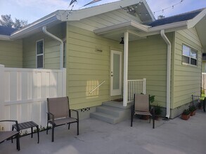 1240 13th St N in St. Petersburg, FL - Foto de edificio - Building Photo