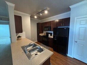 1811 Medical Pkwy in San Marcos, TX - Building Photo - Building Photo